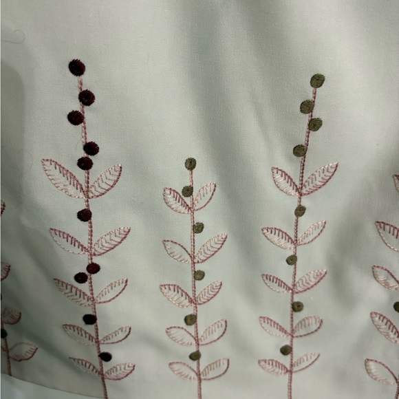 LOFT Tan A-Line Skirt with embroidered floral bottom Size 14 - Picture 4 of 6